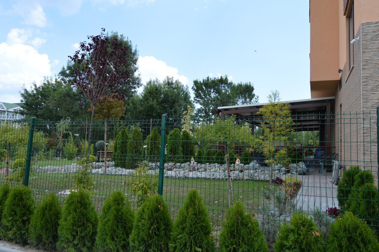 Отель Camp And Pool Кранево Экстерьер фото